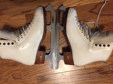 Used 4 1/2 Riedell Free-style Girl Ice-Skate for sale