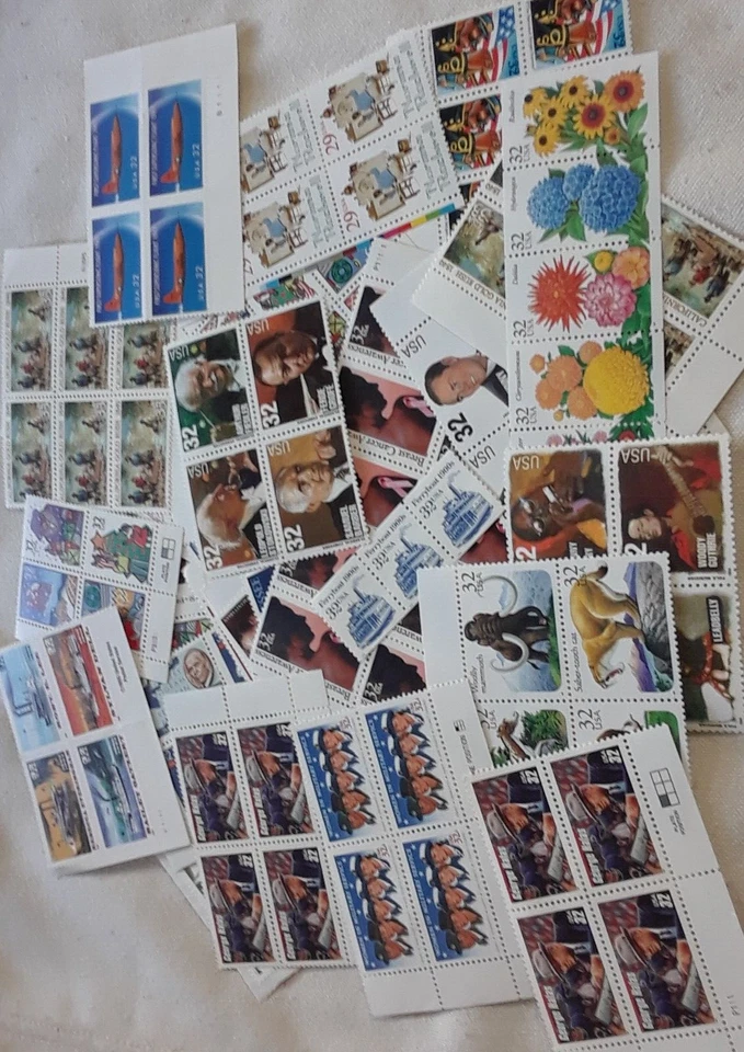 Unused 70 of Multiples & Strips & Singles of 32¢ US Postage Stamps USA FV $22.40 - Image 2 of 3