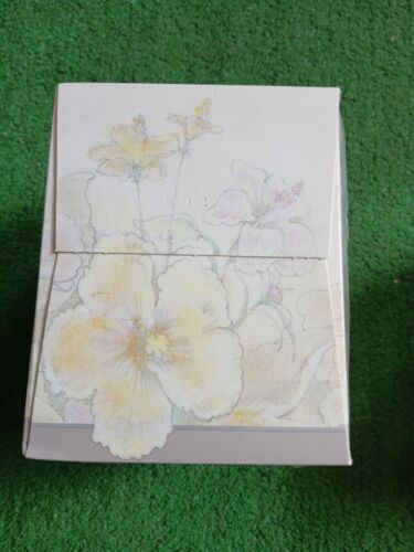 VTG KLEENEX BOUTIQUE WHITE FLACIAL TISSUE 2 PLY 9.0 By 8.0 1989 ONS - Picture 3 of 6