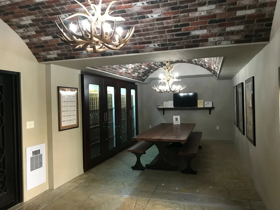 真正的 ANTLER WHITETAIL DEER CHANDELIER,8 灯,TROPHY 尺寸 ANTLERS,LAMPS — 第 4/4 张图片