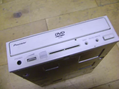 Pioneer DVR-A03 DVD-R drive - white fronted, IDE interface
