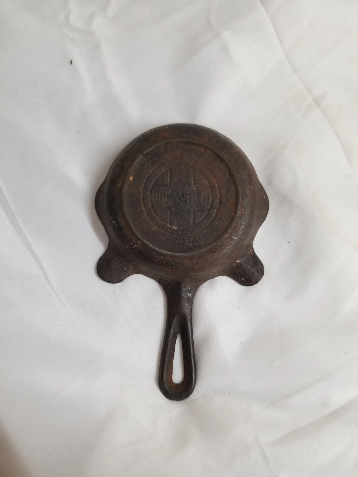 Vintage Griswold Cast Iron Skillet Ashtray ( 4" X 6 1/4 ")