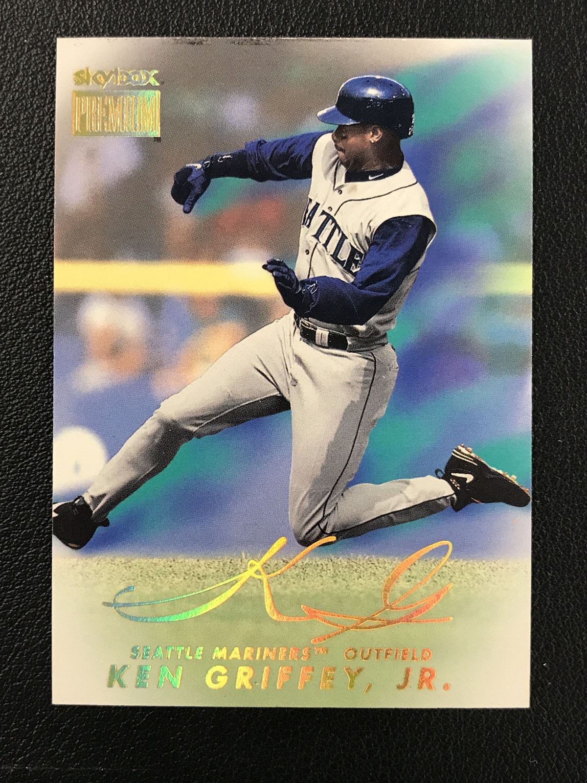 1999 SkyBox Premium #137 Ken Griffey Jr. Seattle Mariners