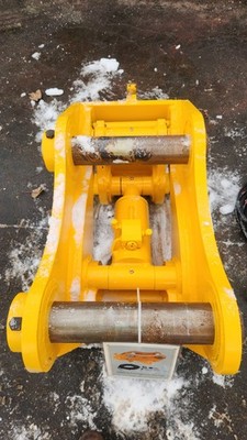 NEW 80mm Pins Hydraulic Quick Coupler Pin Grabber CAT 320 C D E