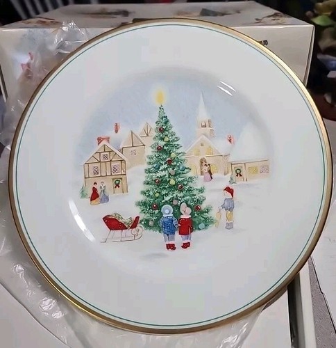 Mikasa Bone China Merry Christmas Plate, Cup & Saucer In Original Box - Picture 12 of 12