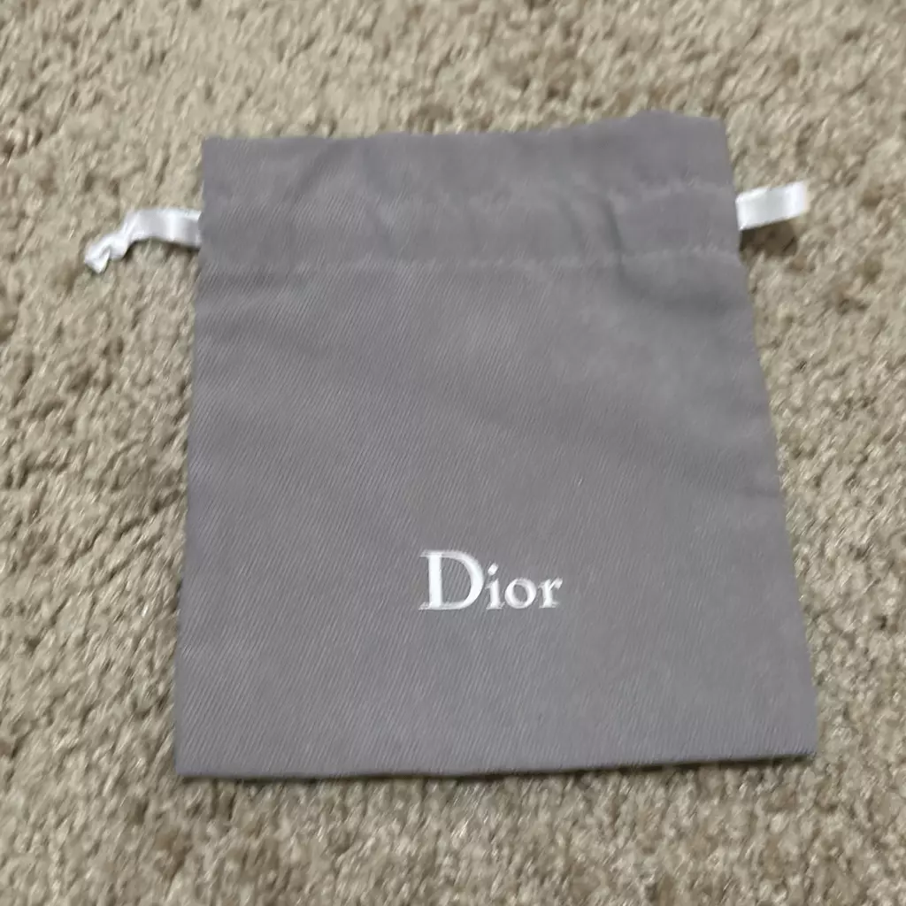 Dior haut cordon petit sac à poussière bijoux gris blanc luxe rangement voyage 5x6