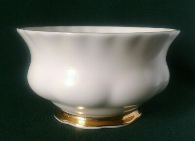 ROYAL ALBERT VAL D'OR KAFFEE ZUCKERDOSE BONE CHINA MONTROSE FORM GOLD UND WEISS