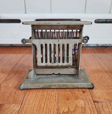 EARLY 1900's UNIVERSAL TOASTER BY LANDERS FRARY & CLARK NEW BRITAIN CT USA