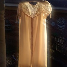 VTG 60s-70's Barbizon Soft Peach Nylon Nightgown Lace  Embroidery Sz L USA    