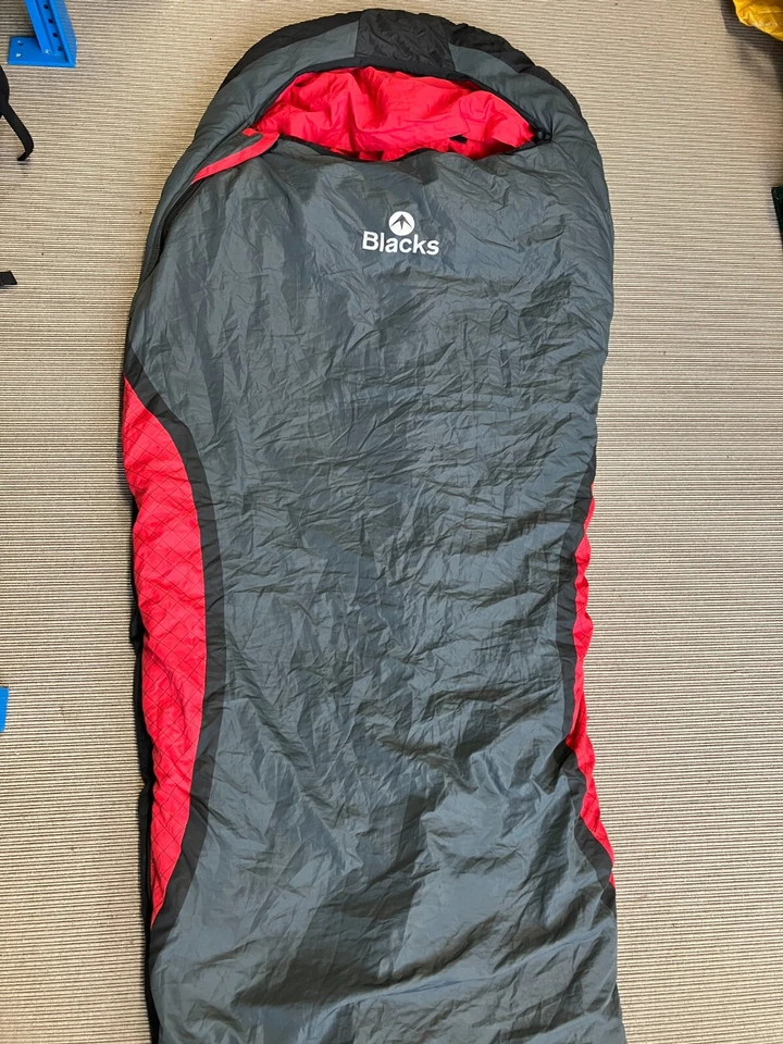 Blacks Quasar 3 Sleeping Bag  Right Zip (not in an original case) - Image 2 of 4