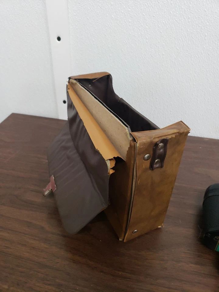 Vintage Selsi Lightweight 7x35 binocular W/ case  - Image 4 of 4