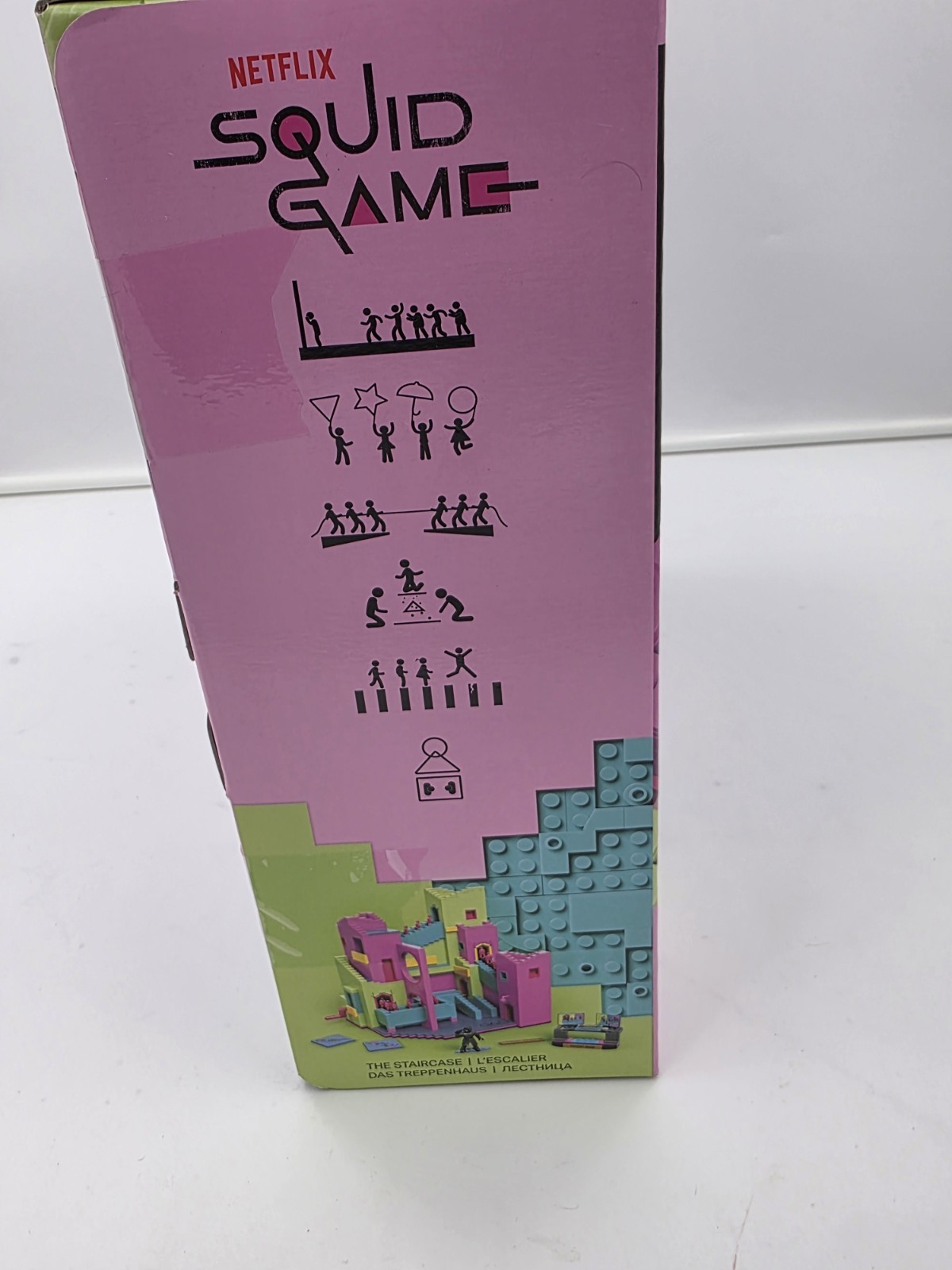 MEGA Squid Game Action Figure Building Toy The Staircase with 1735 Pieces HYL45