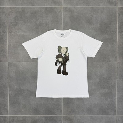 Uniqlo x Kaws Big Logo White T-Shirt Men Size L