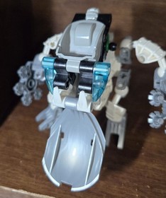 LEGO Bionicle Bohrok Lot Of 3: Pahrak (8560) Nuhvok (8561) Kohrak (8565) + Books