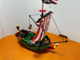 LEGO System Pirates Cross Bone Clipper 6250 In 1997 Used Retired Comp W/Manual