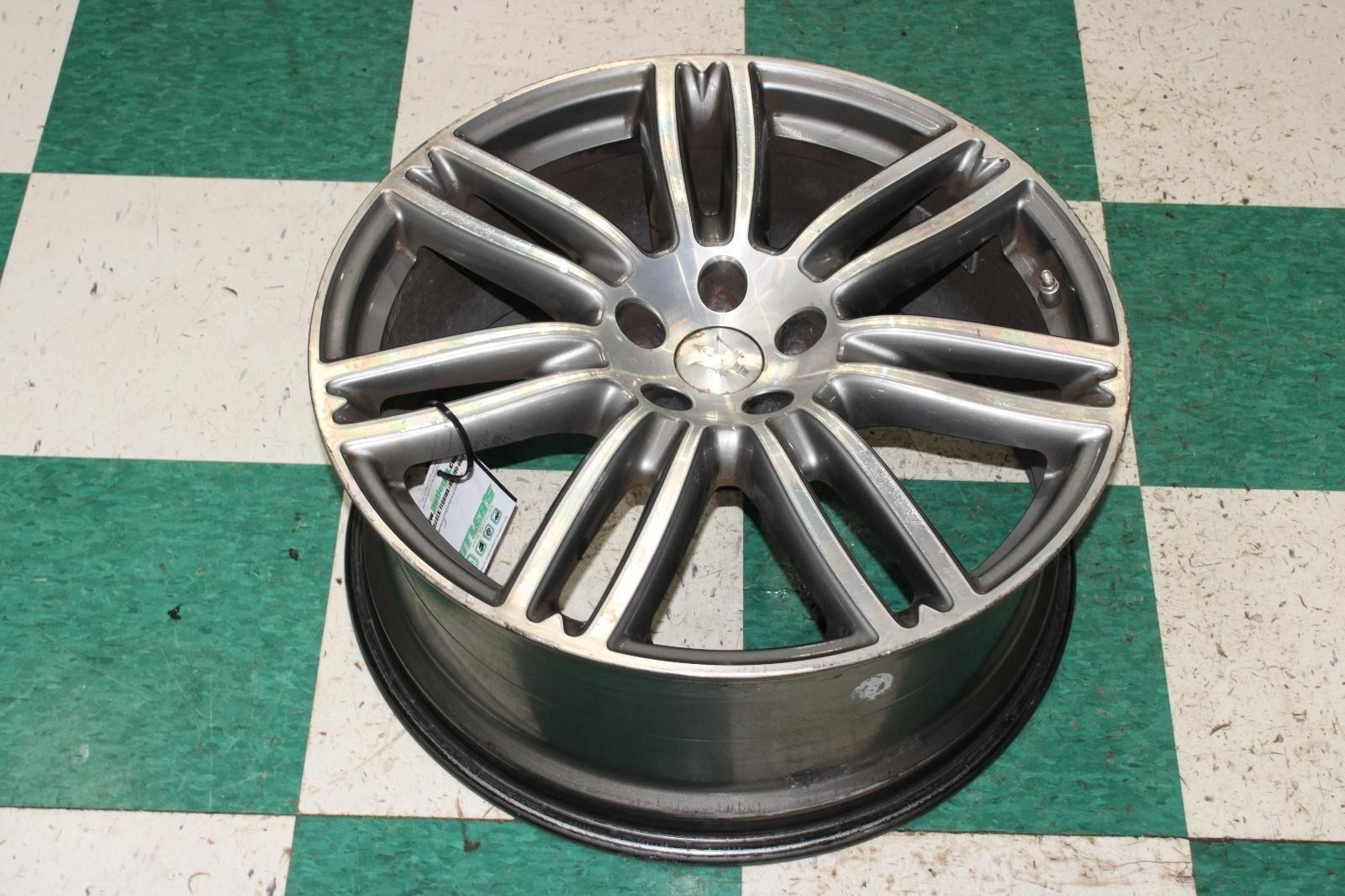 ⚠️SCUFFS⚠️ 14-19 Ghibli Silver Alloy Front Wheel 8.5x20 14 Fourteen Spokes Rim