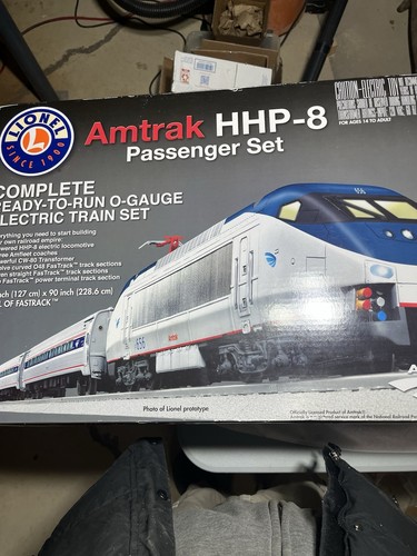 Lionel Amtrak HHP-8 Passenger Set