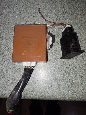 1999 Toyota Tacoma E Locker and Switch with Pigtails OEM  Used