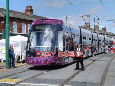 FOTO BOMBARDIER FLEXITY 2 LORD STREET BLACKPOOL IST SEIT LANGEM BERÜHMT ALS DAS HOM