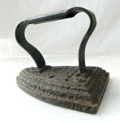 Antique Cast Iron Flat Iron Clothes Iron, embossed ECHURROFF