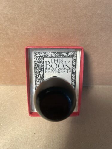 Vintage Rubber Stamp This Book Belongs to - Illuminated book plate stamp - Picture 8 of 9