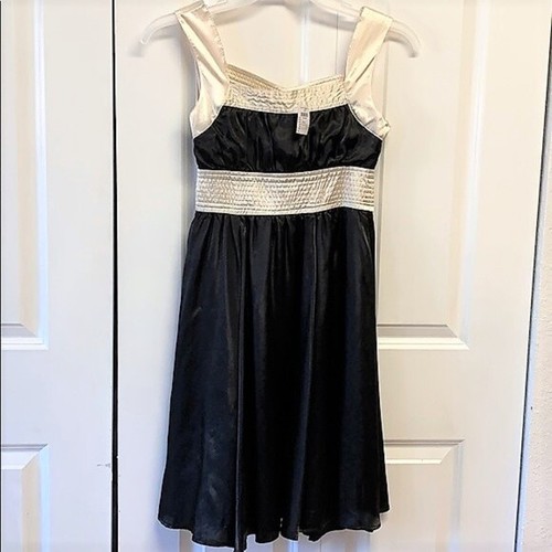 Charlotte Russe schwarz weiß breite Träger knielang ausgestelltes Kleid Jr Größe 3 neu mit Etikett - Bild 4 von 6