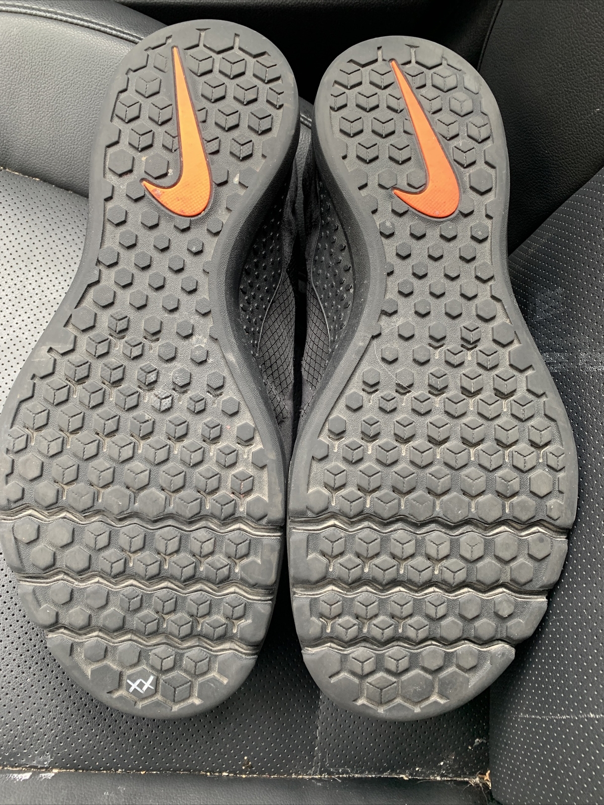 nike tech trainer aq4775