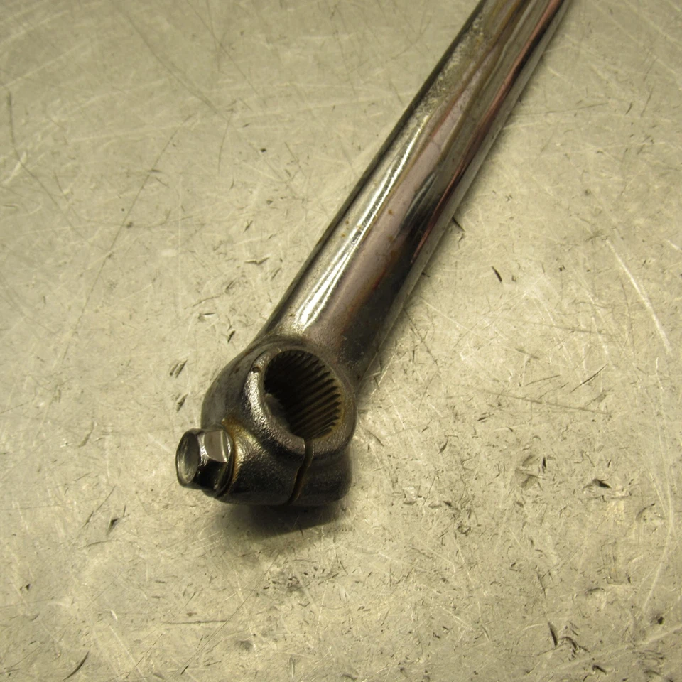 1984 Honda V30 Magna  VT500C Rear Brake Pedal 46500-MJ8-000 - Imagem 2 de 4