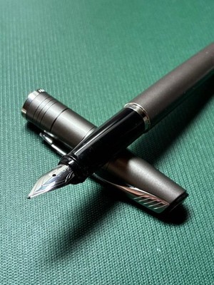 Parker Latitude Fountain Pen Gray M Finish Industrial Design Authentic