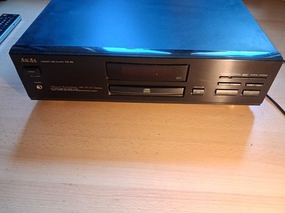 CD-Player AKAI CD-29 in schwarz mit Ersatzfernbedienung