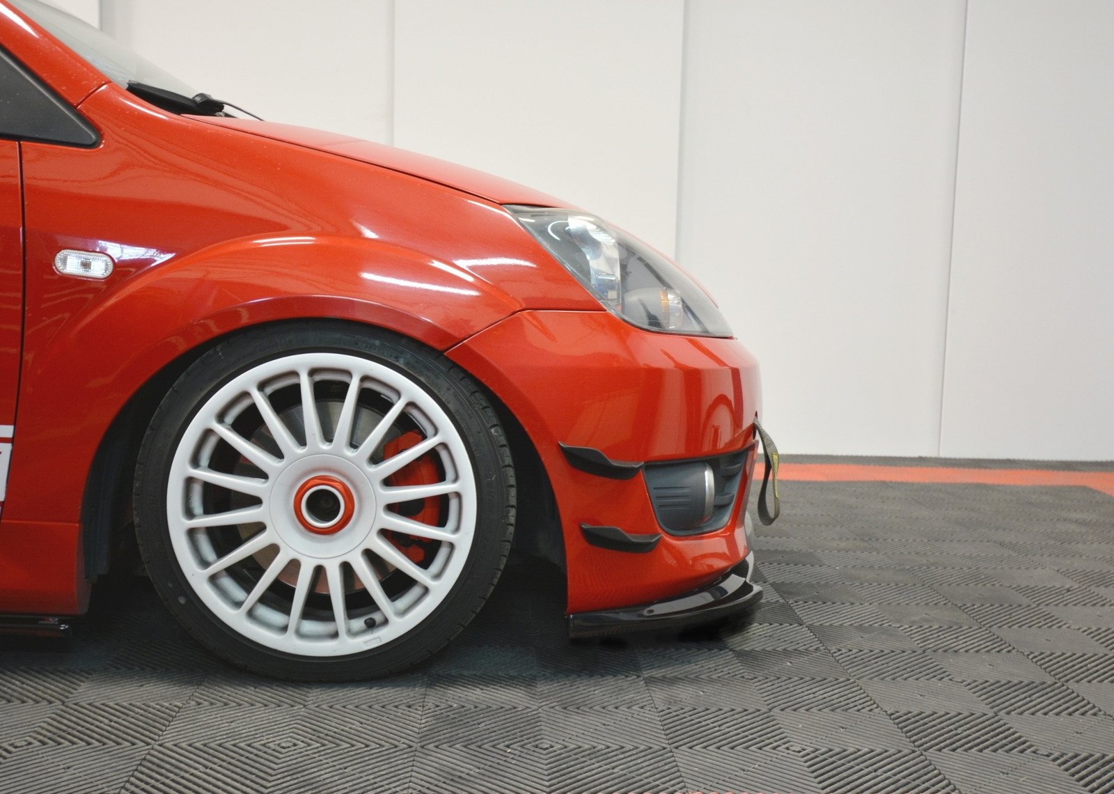 Canards de pare-chocs avant Maxton Ford Fiesta ST Mk6, extensions d'ailes et flaps de tuning