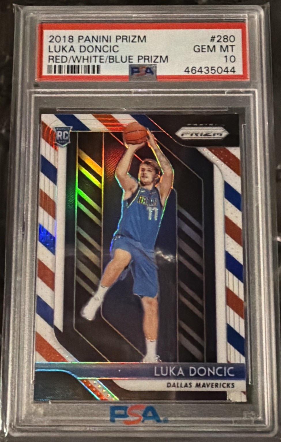 LUKA DONCIC Rookie 2018 Panini Prizm Red White Blue Mavericks RC #280 PSA 10 view 3