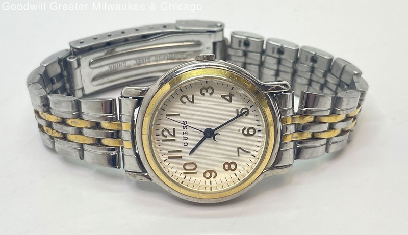 Two-Tone Guess Analog Wristwatch 49.4g