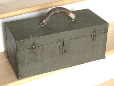 Original WWII Field Equipment Steel Chest M5 Armorers/Ammunition