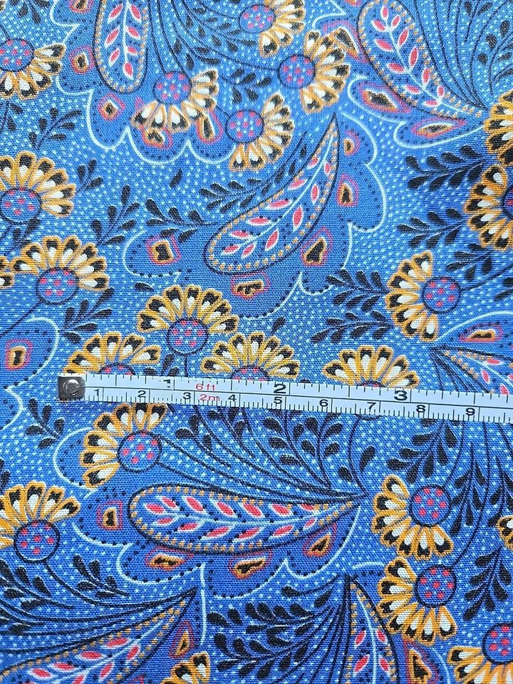 VTG Quilting Fabric 43" X 33" Cotton Blue Floral Paisley Sewing - Image 4 of 4