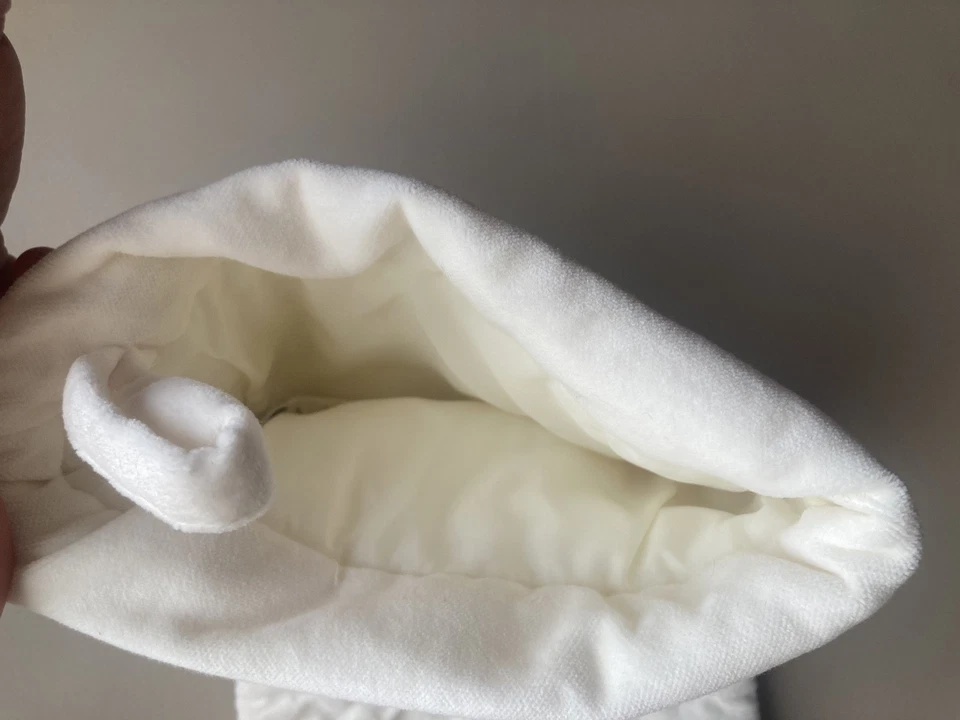 Medias de terciopelo acolchadas Pottery Barn Channel marfil medianas SIN MONO inv3 Foto 2 de 4