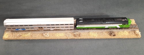 HO SCALE 24" SINGLE TRACK DIORAMA TRAIN DISPLAY -"DESERT SCENE" - Picture 9 of 9