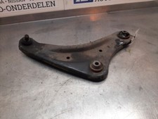 Triangle de suspension Nissan Pulsar