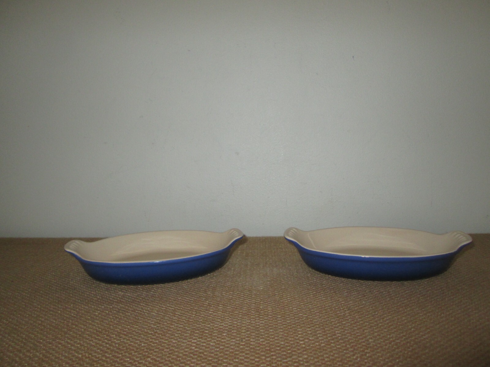 New Kiwi Le Creuset Stoneware Petite Flower Ramekin with Lid & Tray Kitchen, Dining & Bar Other