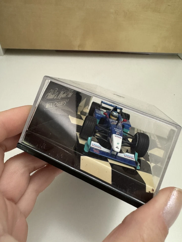 Nick Heidfeld Red Bull Sauber Petronas Showcar 2001 Minichamps 1/43 - Immagine 3 di 4