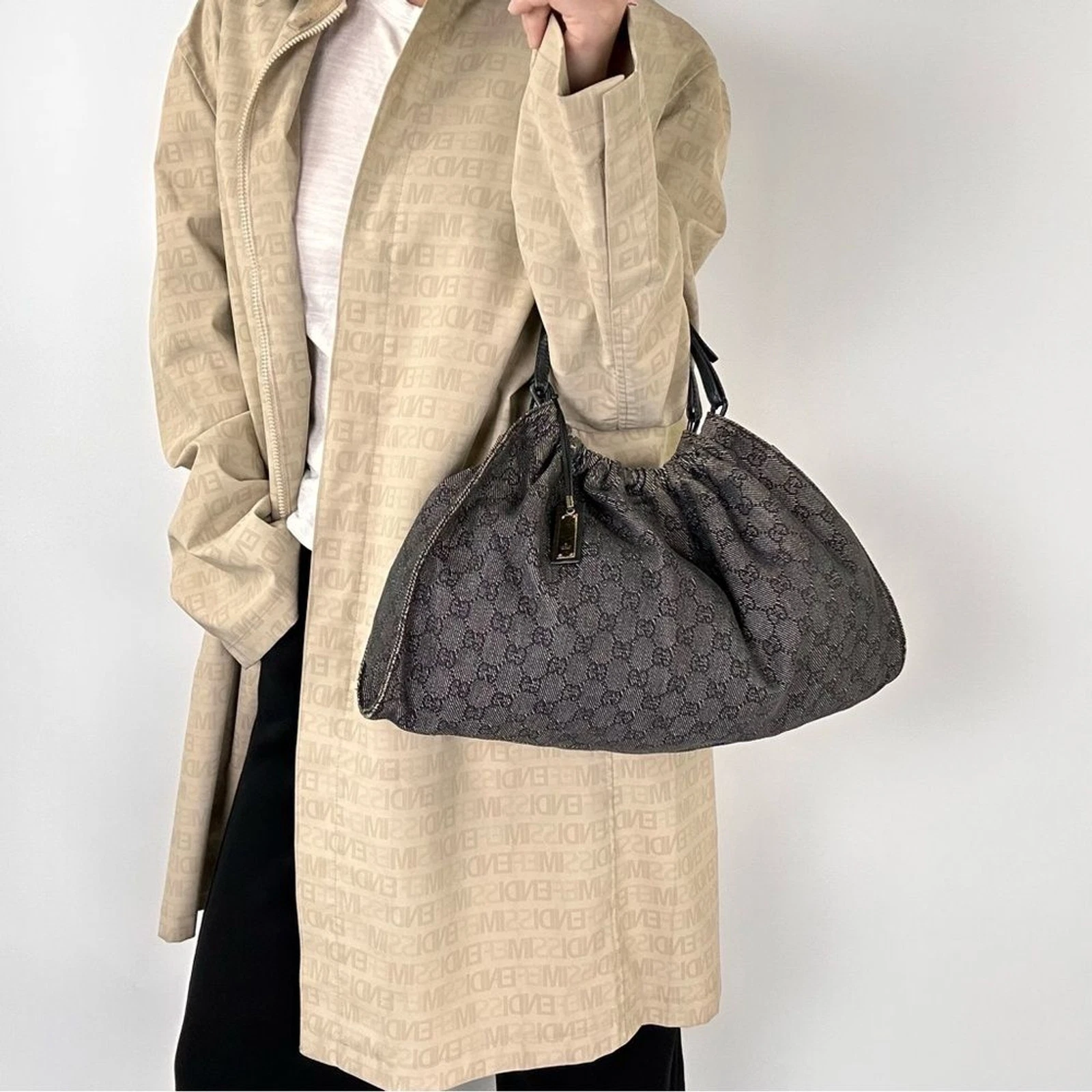 Sac à main Gucci vintage noir/gris GG denim hobo