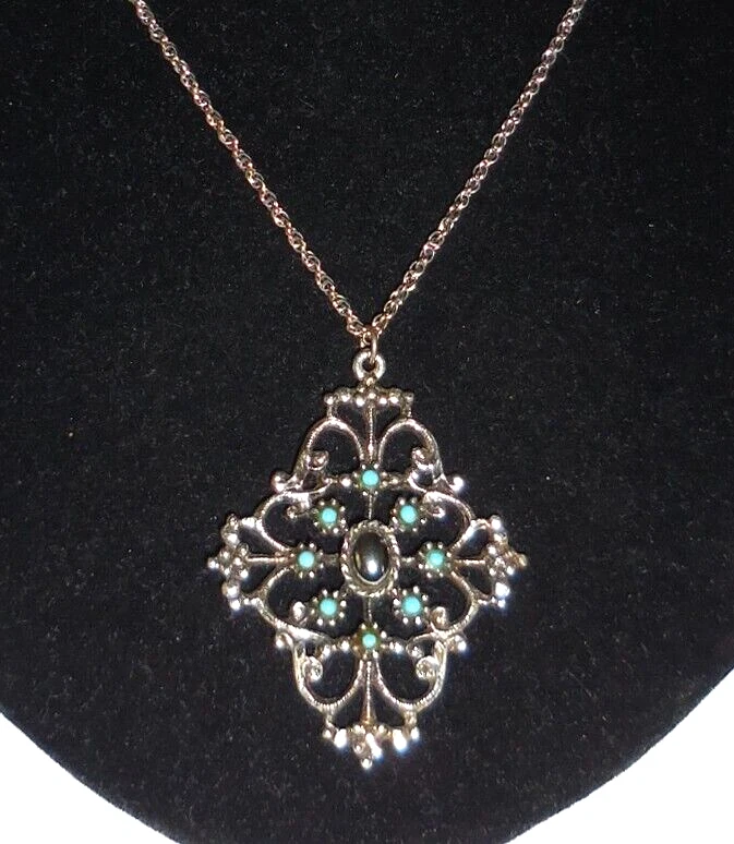 Avon store necklace vintage