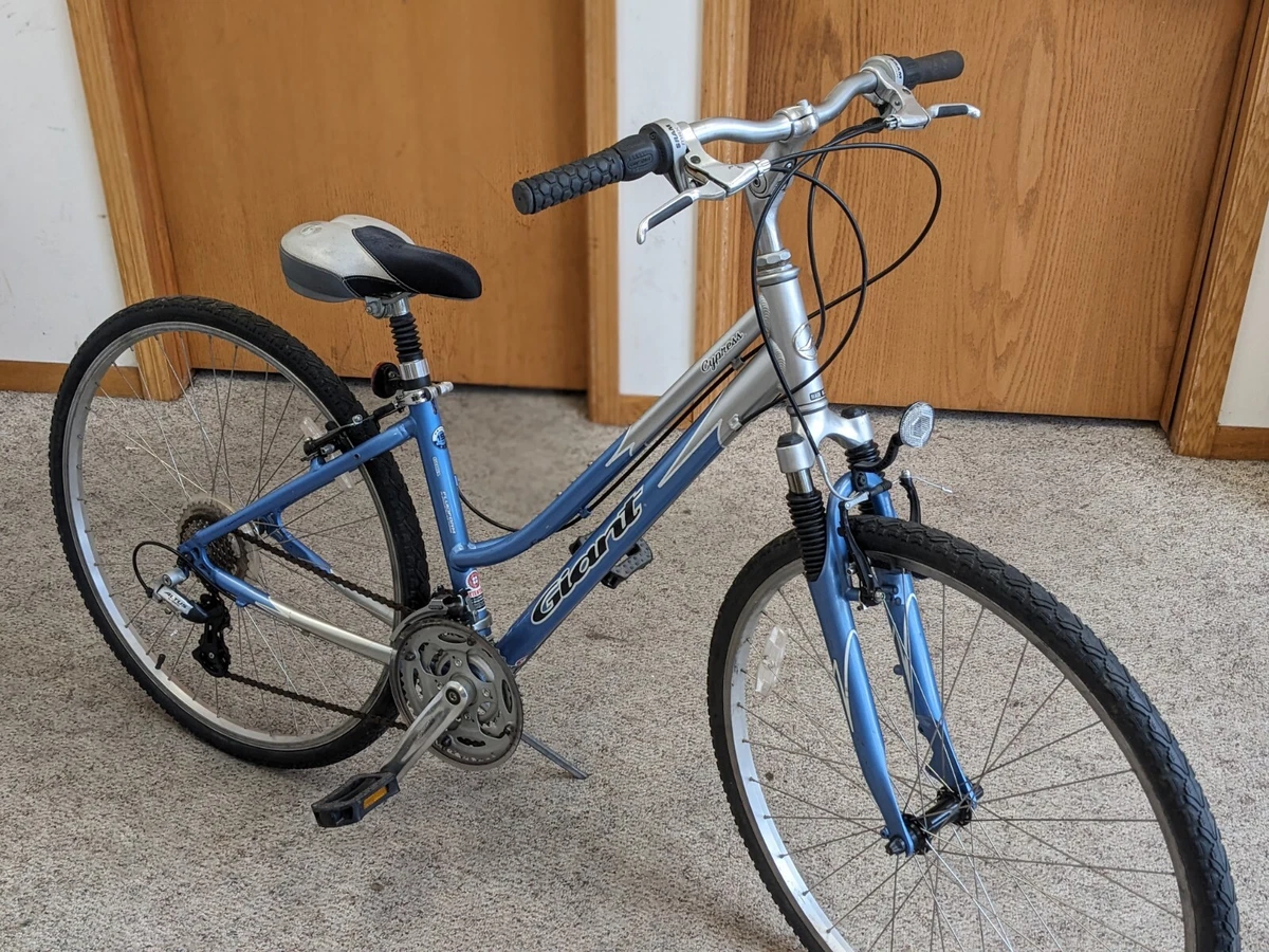 Giant cypress dx hybrid bike sale