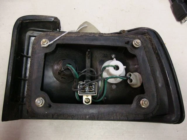 Driver Left Tail Light Quarter Mounted Fits 1991 HYUNDAI SCOUPE B-21921 - Image 2 of 2