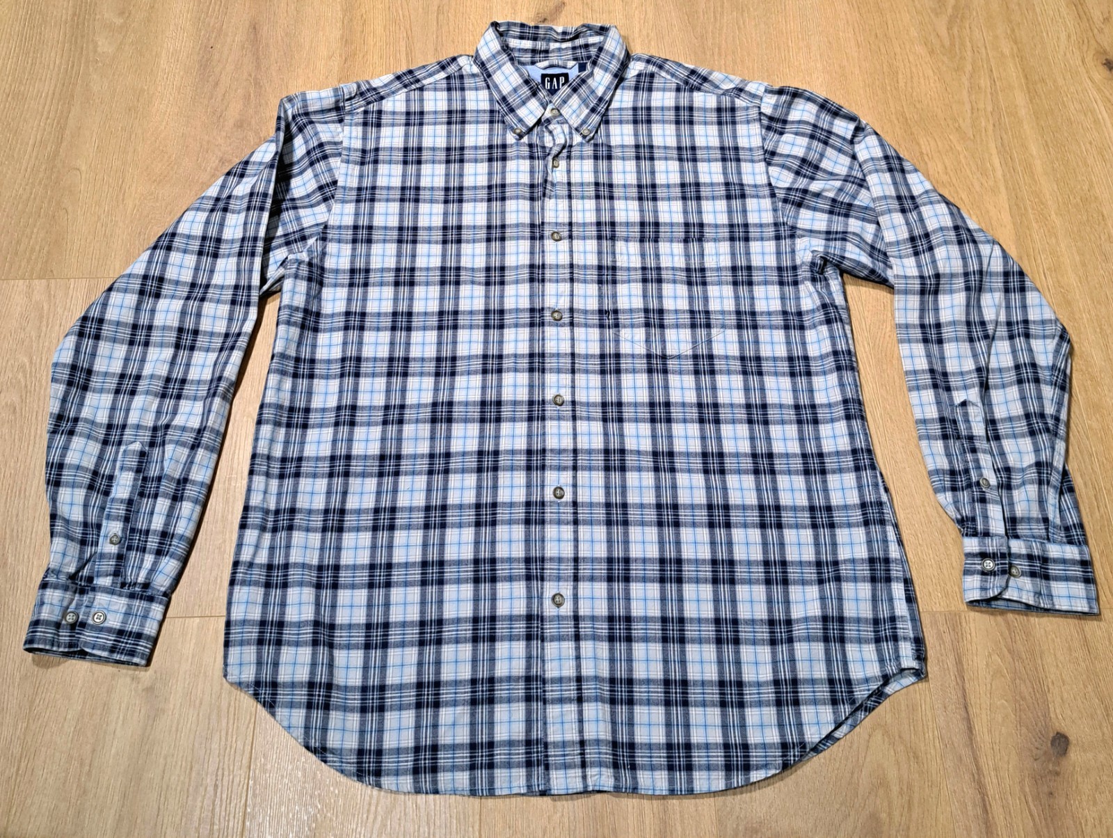GAP Shirt Mens Large Gray Blue Plaid Long Sleeve Button Down Casual Flannel