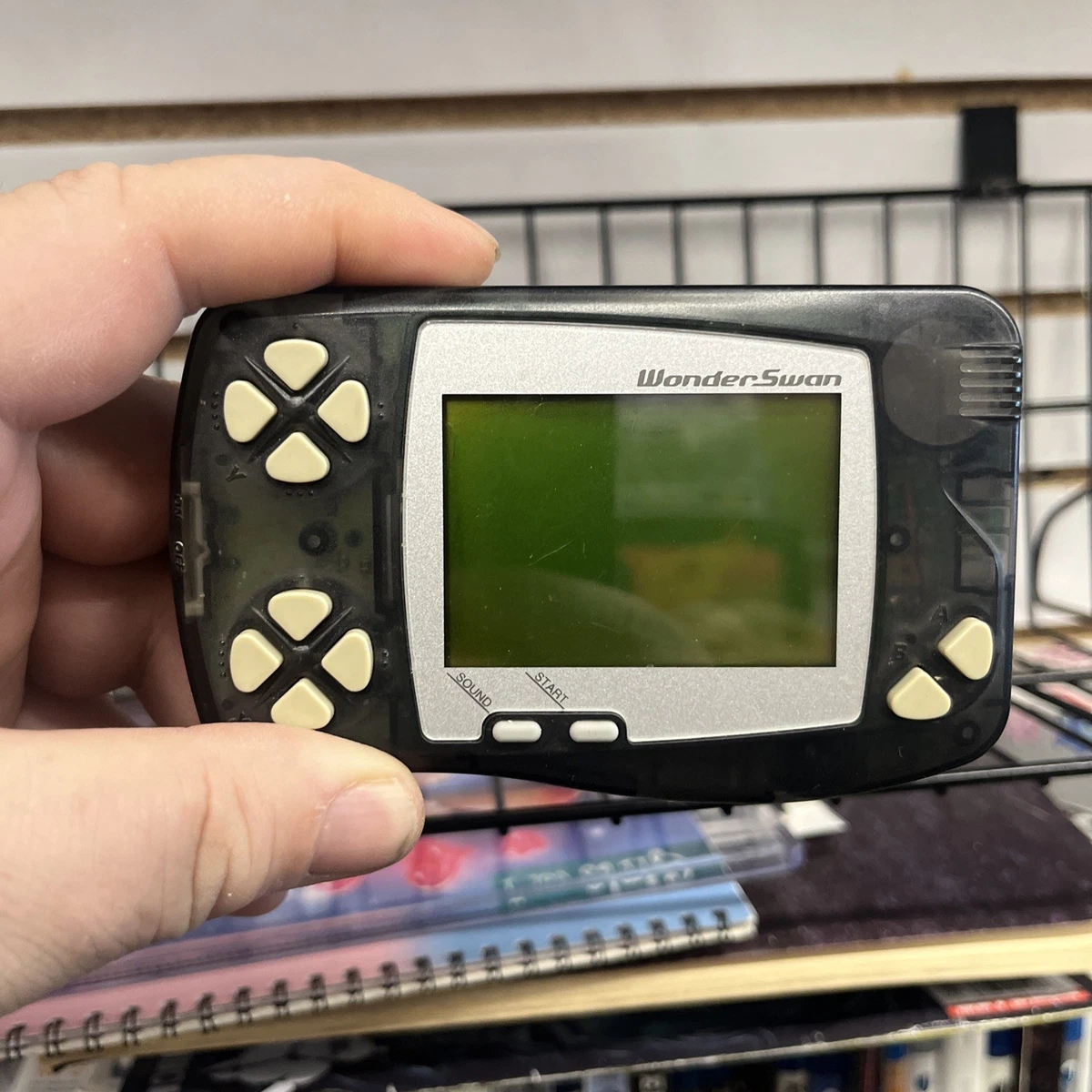 Preços baixos em Preto Bandai WonderSwan Color Consoles de