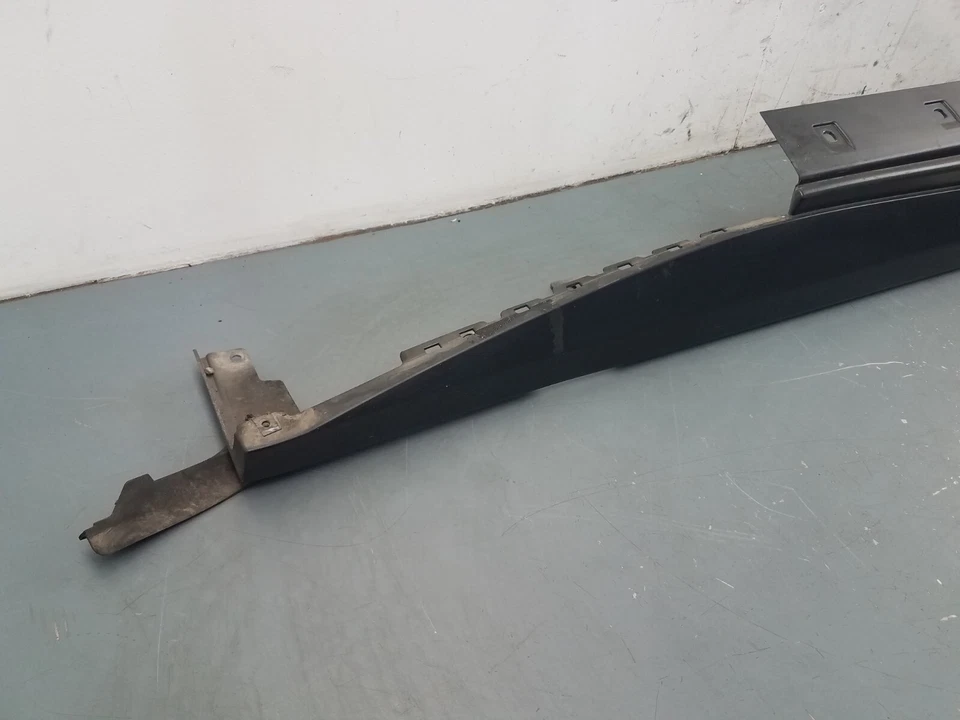 Правосторонняя юбка-качалка 2017 Ferrari GTC4 Lusso No5020 L6 - Изображение 4 из 4