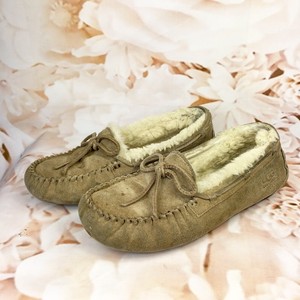 ugg moccasins girls