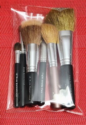 ID Essentials 6 Assorted Brushes-Face, Angle, Fan, Soft Focus, Shadow & Contour