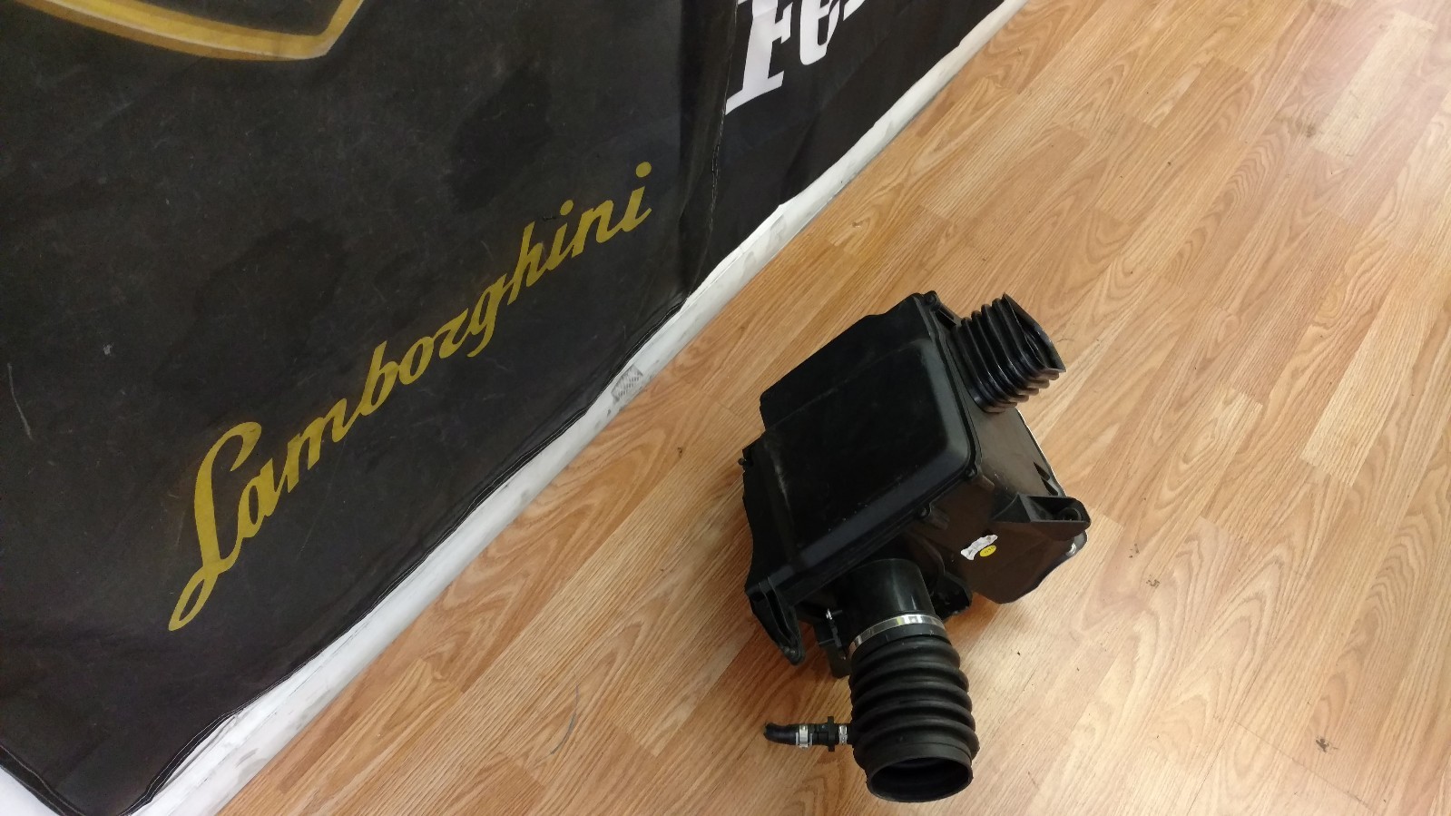 LAMBORGHINI HURACAN DRIVER LEFT SIDE AIR INTAKE BOX OEM 4S0133837K